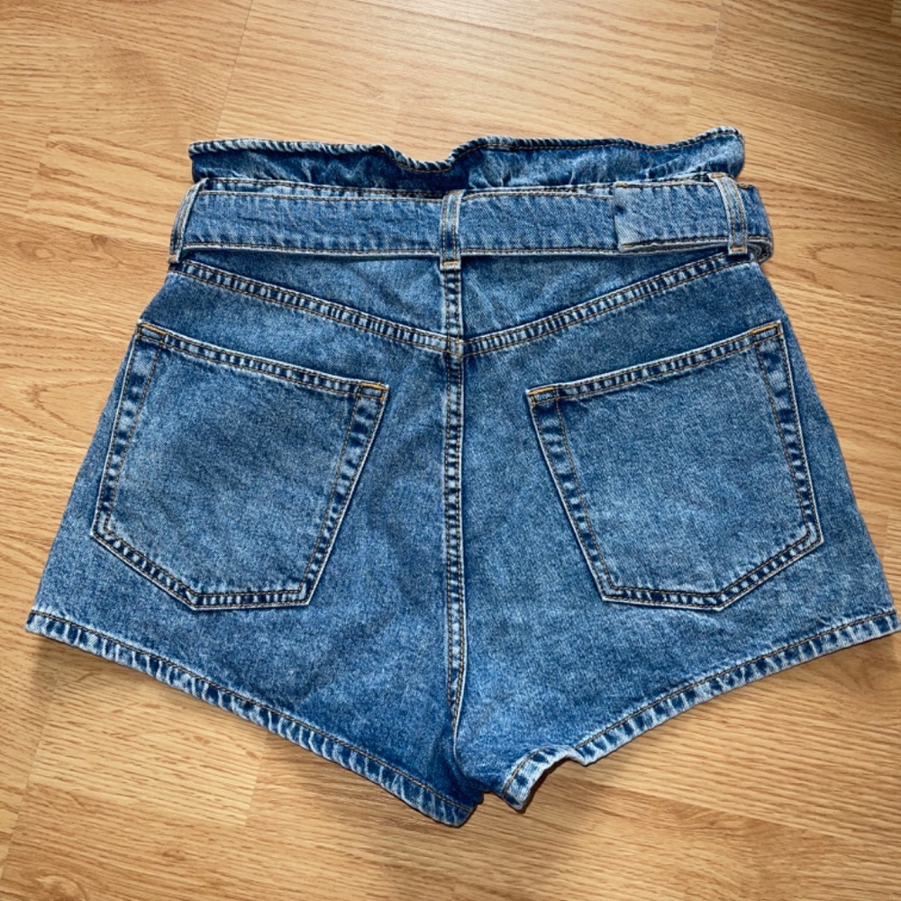 H&M Divided Blue Denim High Rise Shorts with Belt Size 4 - Picture 6 of 6